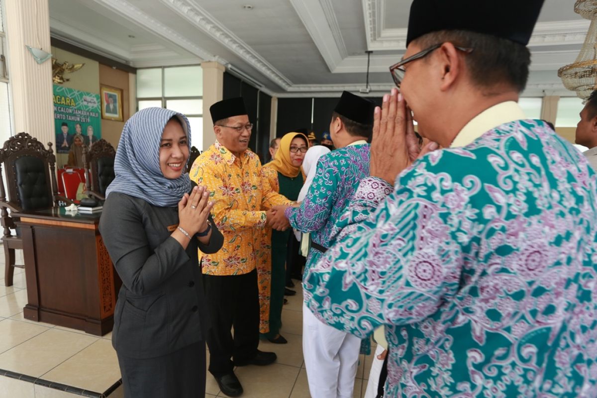 Ning Ita lepas keberangkatan ratusan calhaj Kota Mojokerto