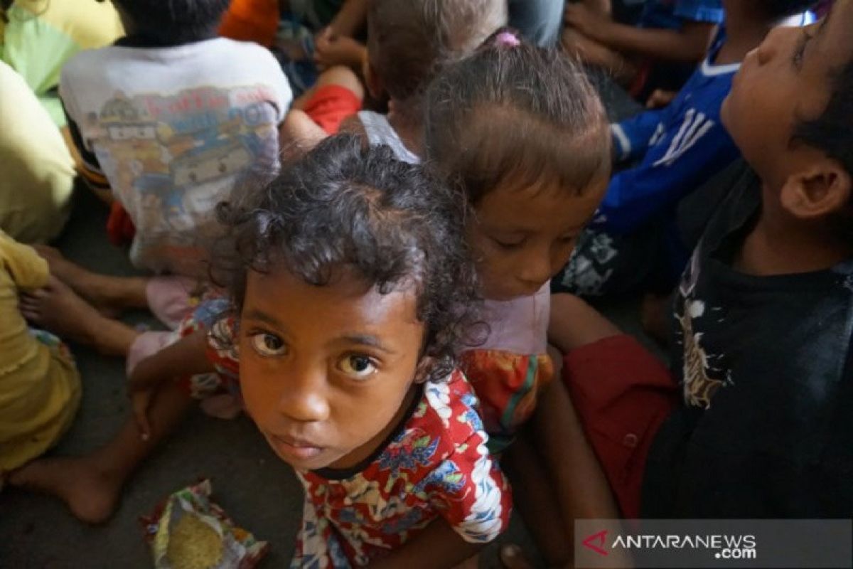 Pengungsi korban gempa bumi Halmahera Selatan masih kekurangan tenda