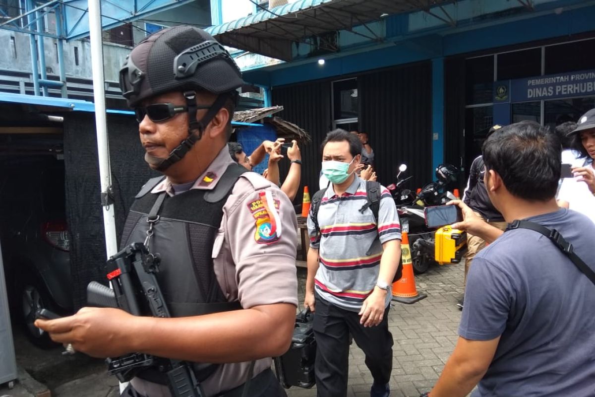 Kadishub Kepri sedang rapat, saat KPK geledah kantornya