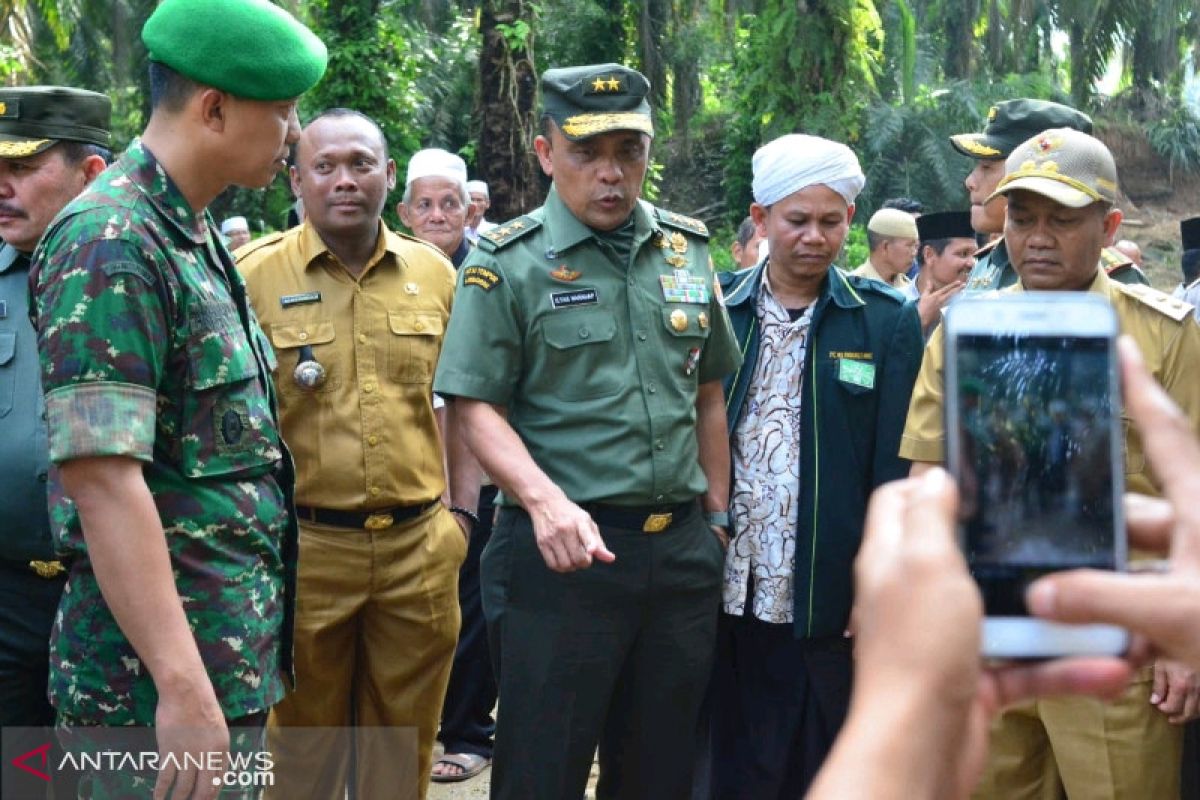 Mayjen Ilyas Harahap pulang kampung tinjau TMMD