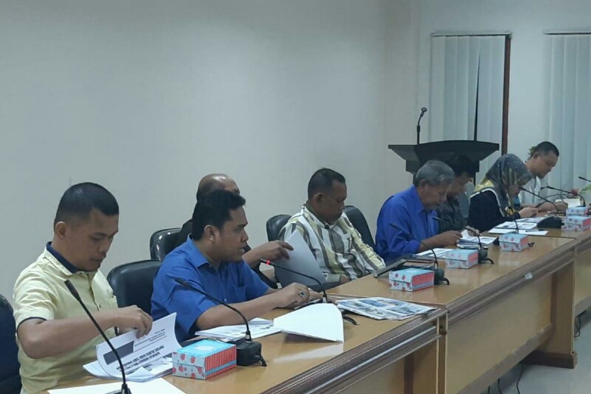DPRD Sulawesi Barat soroti pemerintah terkait masalah guru tidak tetap
