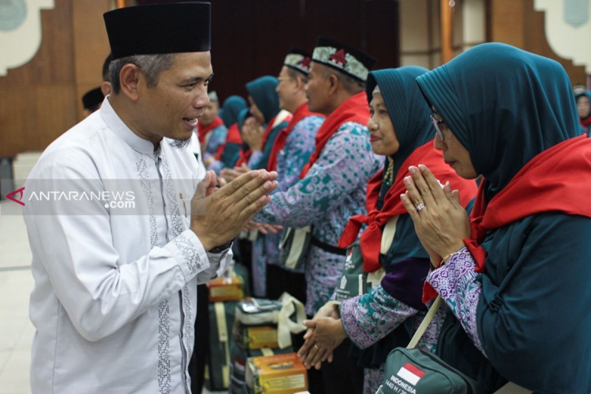 Semen Indonesia berangkatkan 192 jamaah calon haji