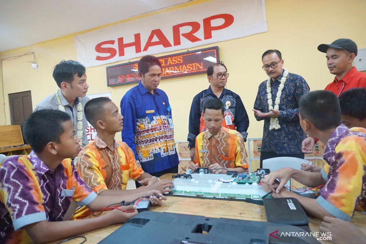 SHARP Indonesia Persiapkan Lulusan Siap Kerja
