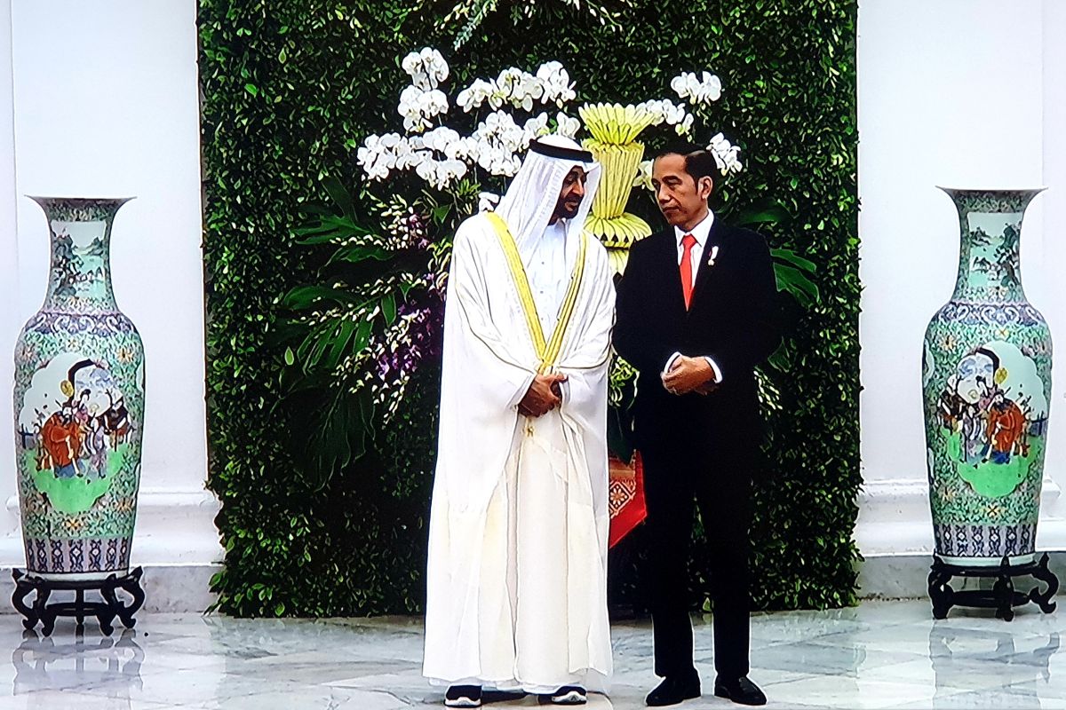 Pangeran Mohamed cicipi durian dan manggis di Istana Bogor