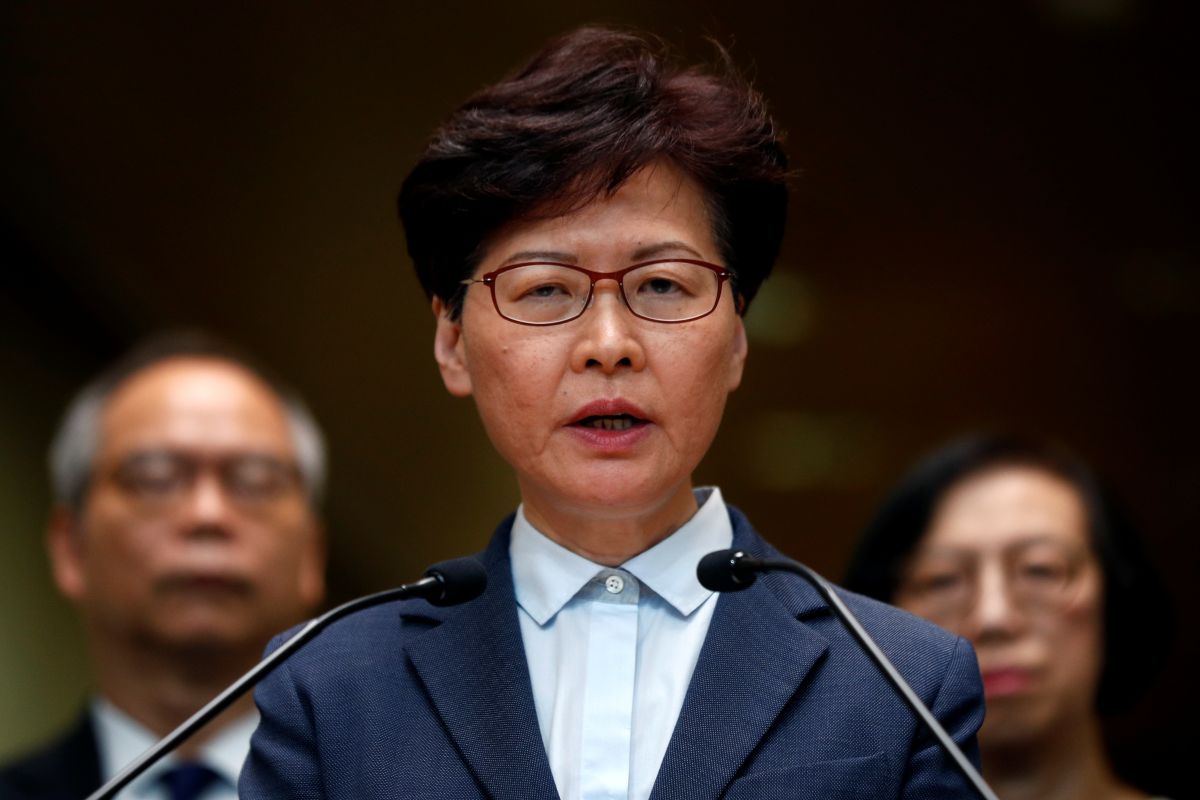 Carrie Lam: Hantaman aksi protes terhadap bisnis ibarat "tsunami"