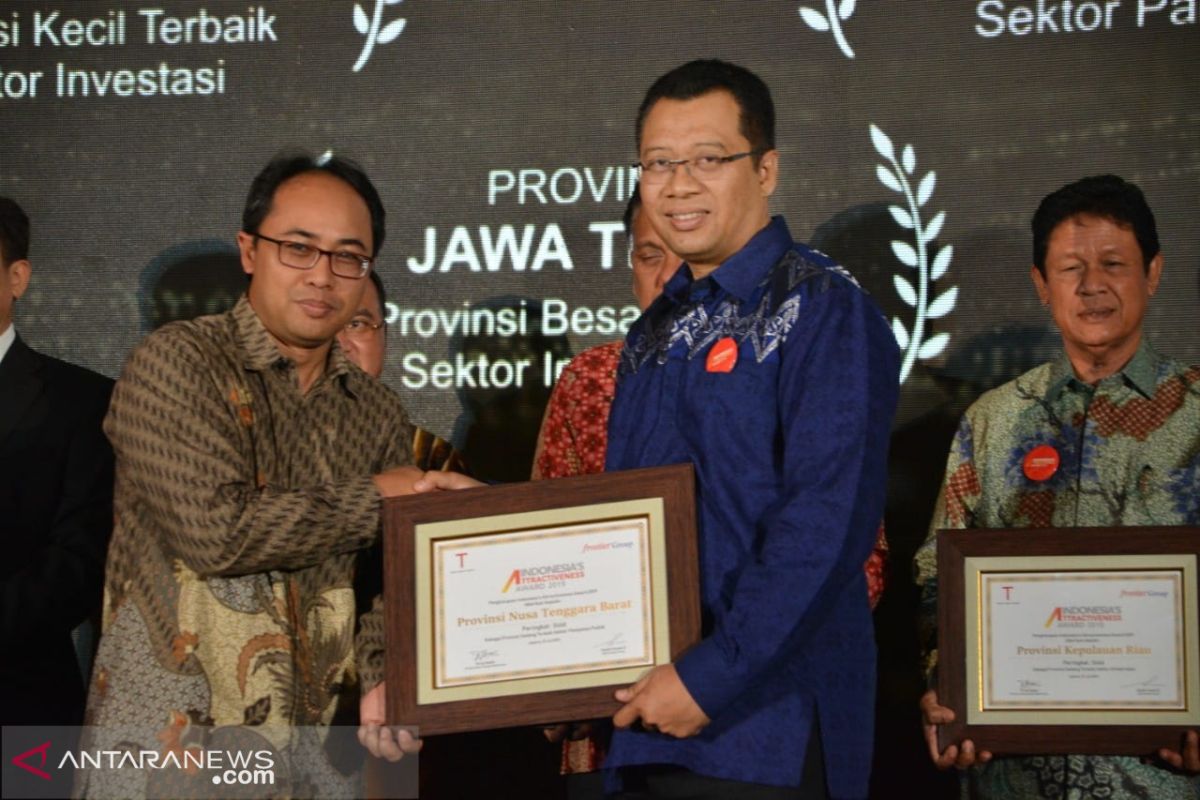 Gubernur NTB menerima penghargaan Indonesia's Attractiveness Award