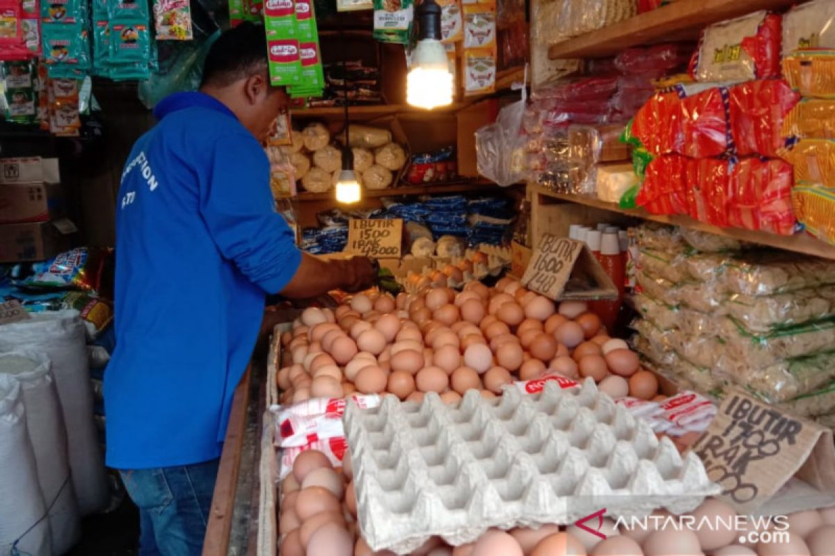 Harga telur ayam ras di Ambon bervariasi