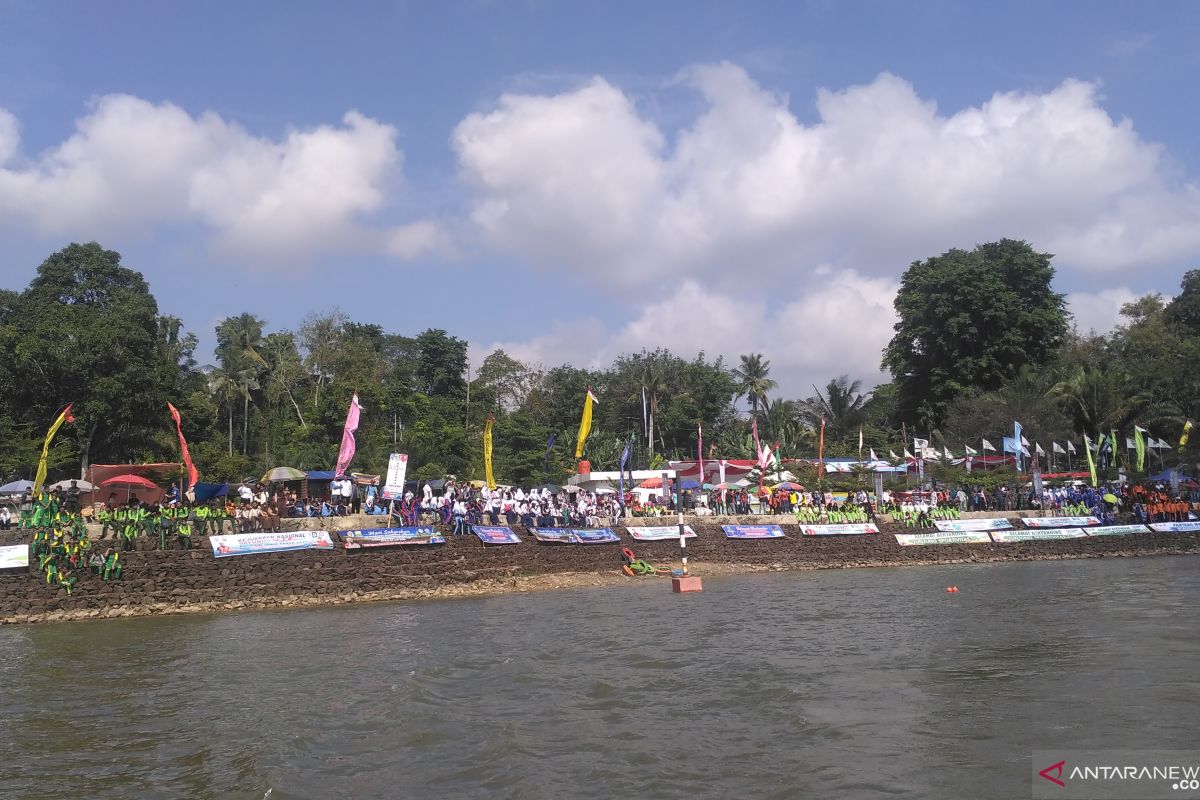 Warga Jambi antusias saksikan kejurnas dayung di Danau Sipin
