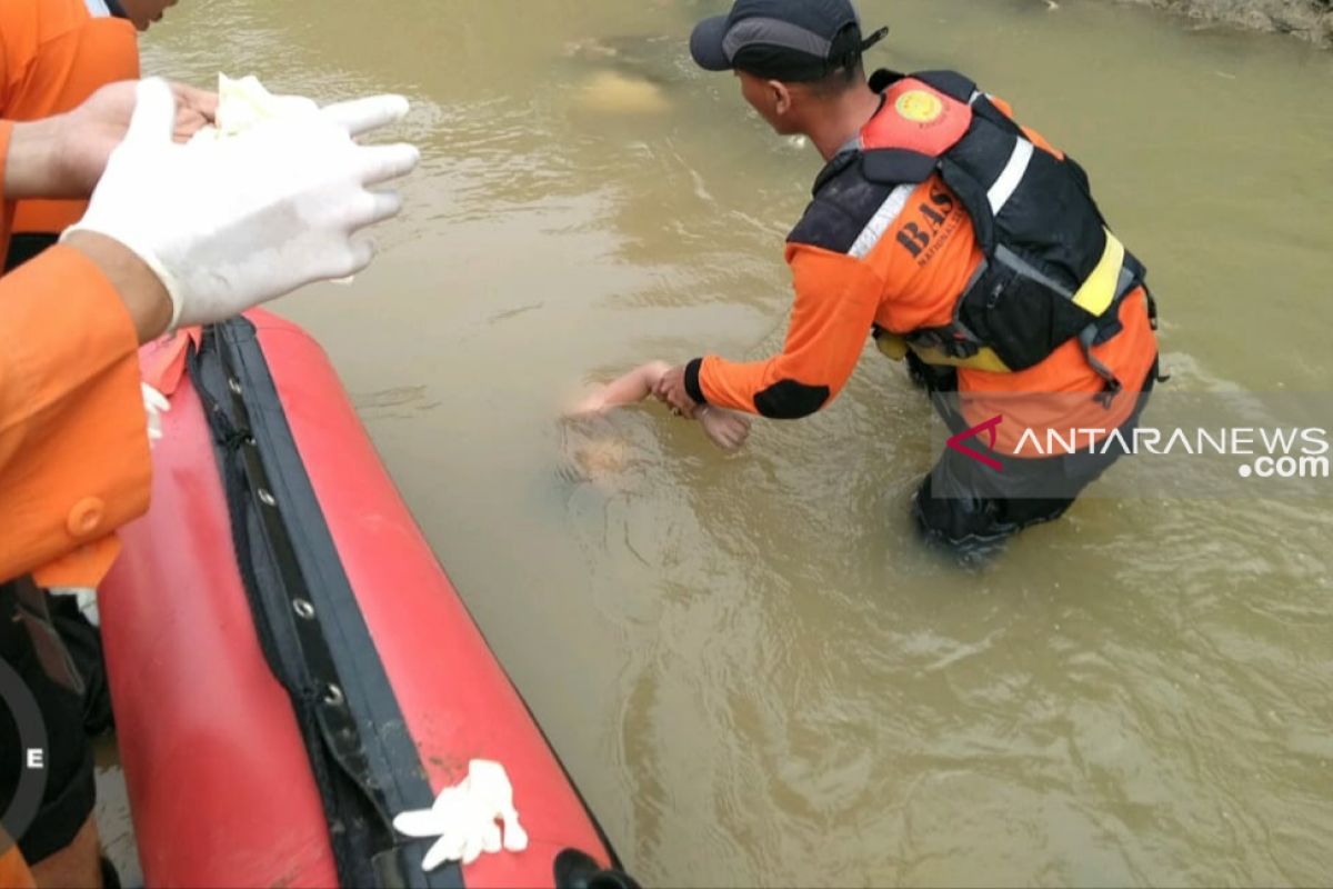 Bocah hanyut disungai ditemukan tewas