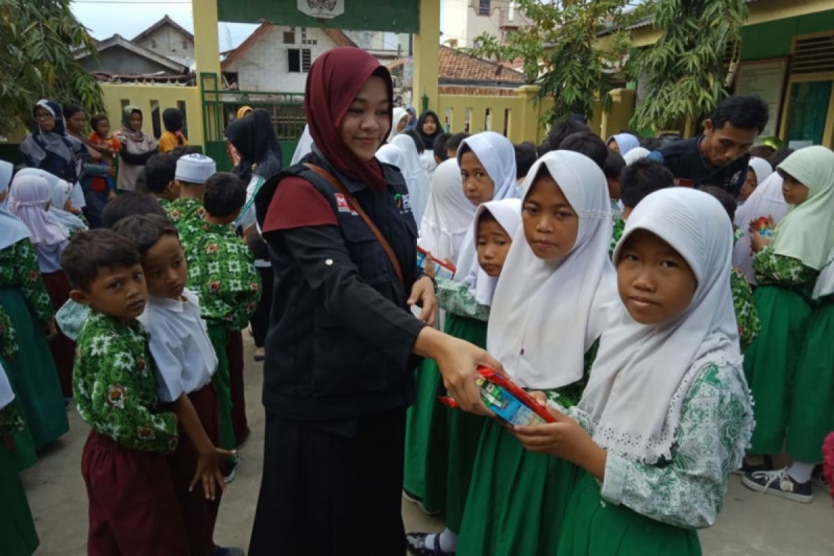 Lembaga Kemanusian ACT Lampung beri paket gizi bagi pelajar