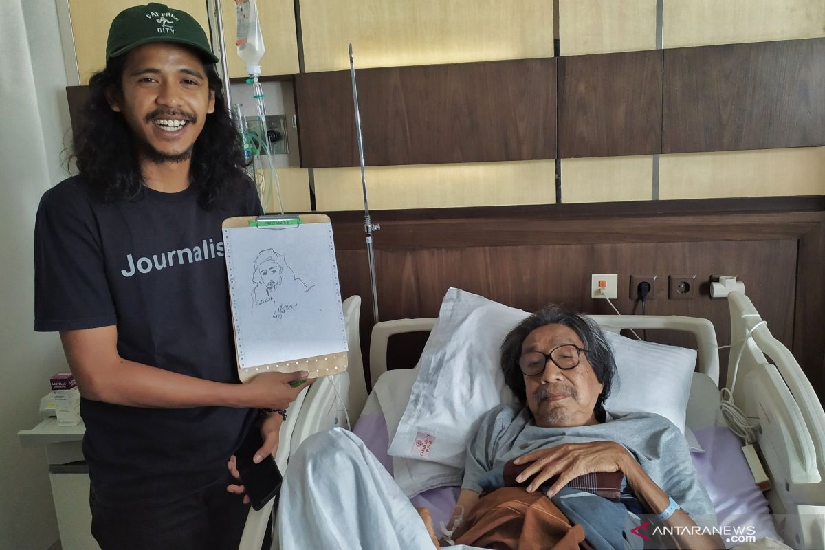 Sempat drop, seniman Jeihan Sukmantoro dirawat di RS karena kanker