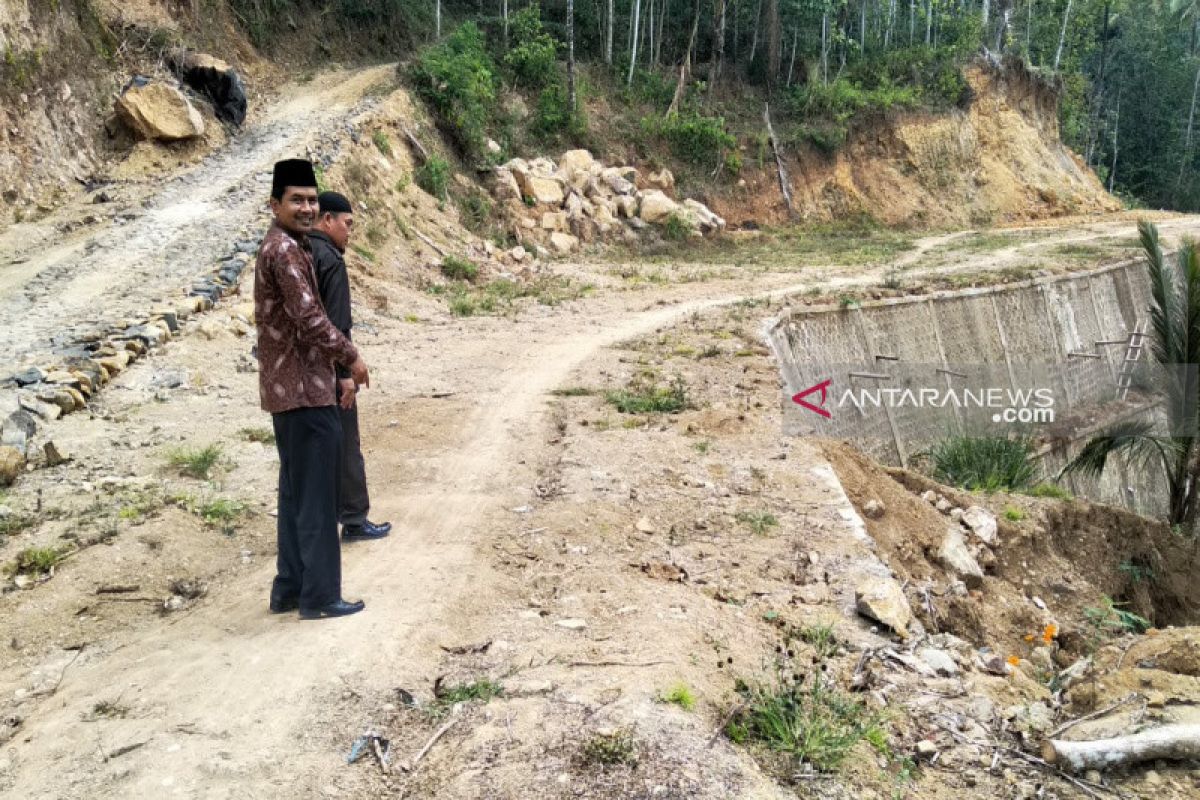 Legislator mendesak Kulon Progo bangun jalan di perbatasan DIY-Jateng