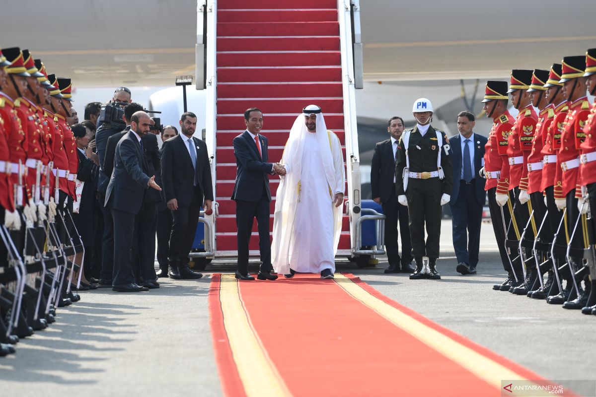 Jokowi pamerkan pesatnya pembangunan di Indonesia ke Putra Mahkota Abu Dhabi