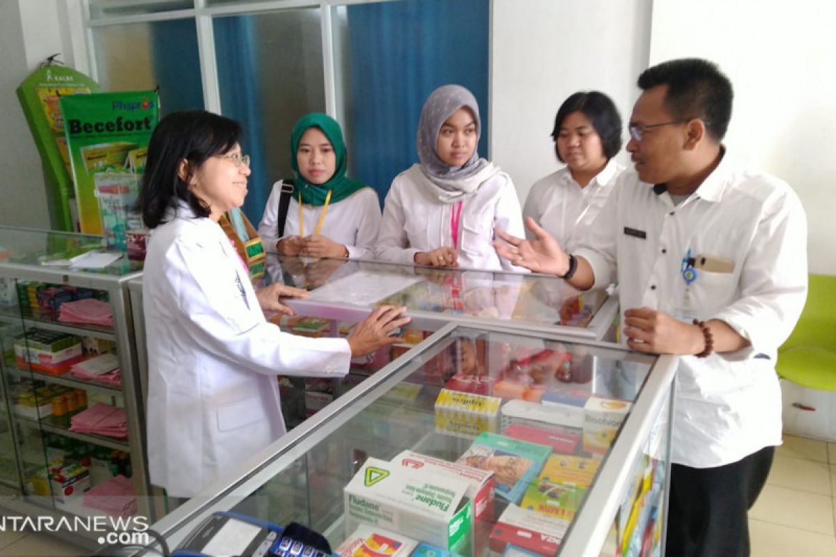 Dinkes Tangerang datangi apotek antisipasi obat palsu