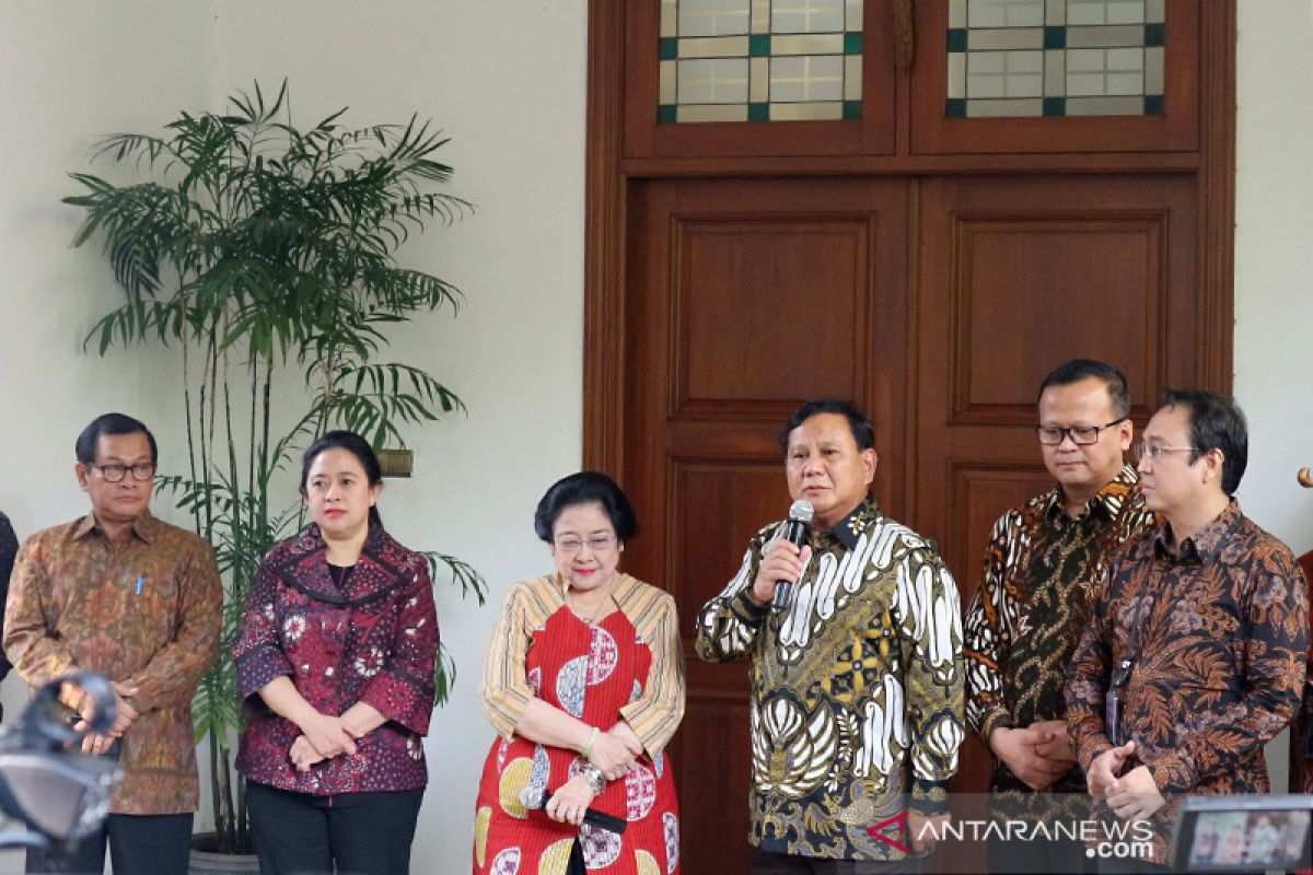 Pertemuan Megawati-Prabowo dinilai bermakna ganda