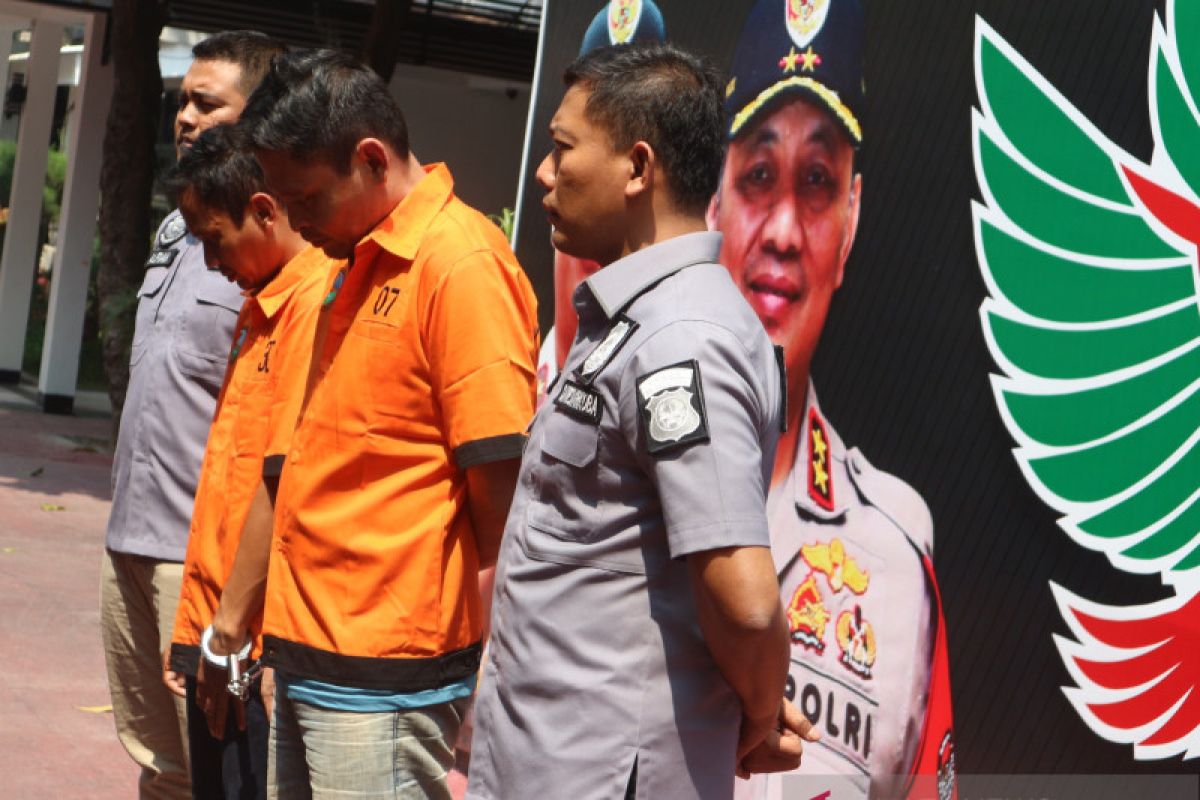 Pemasok narkotika sabu pada Nunung bertransaksi melalui ponsel