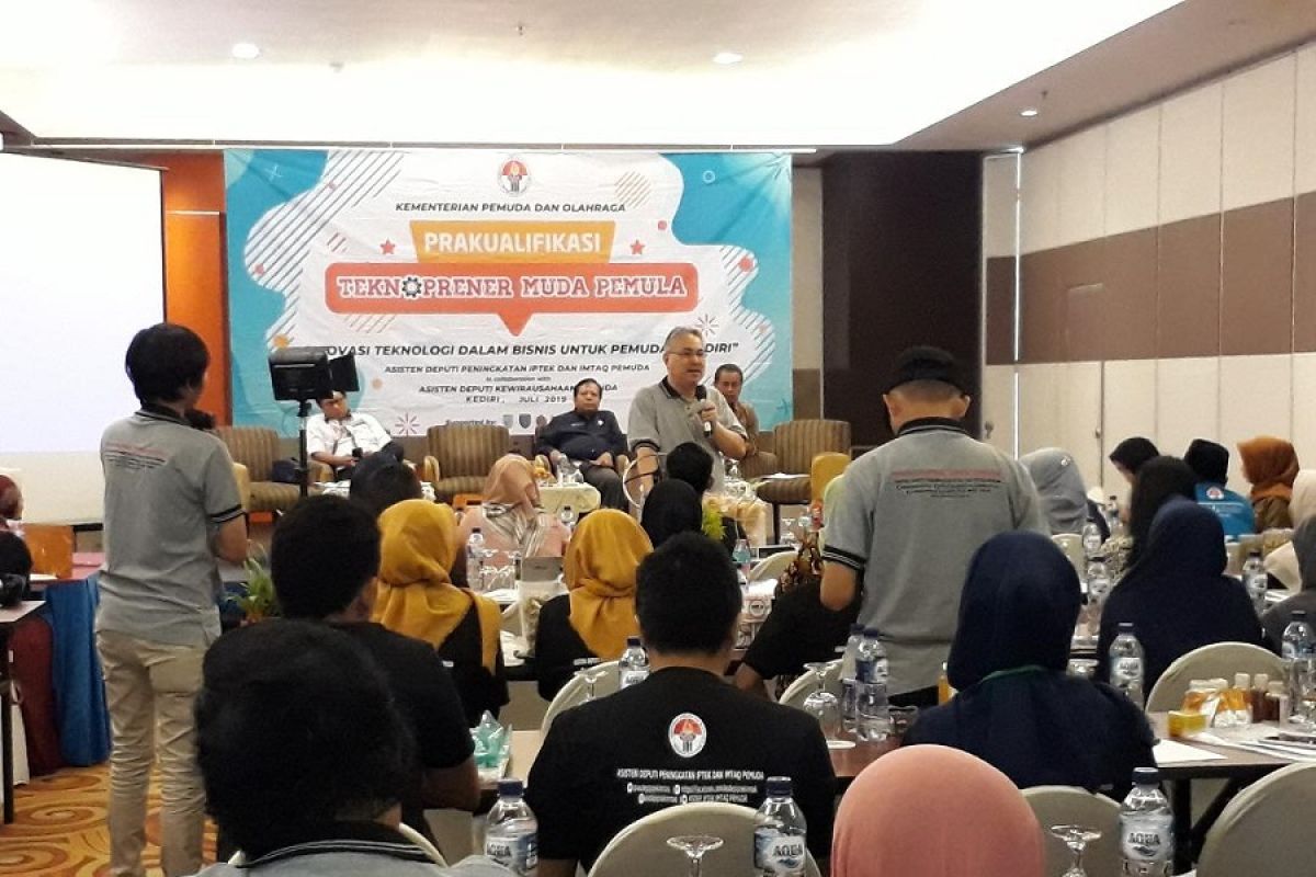 Kemenpora beri bantuan pemuda  berbisnis rintisan