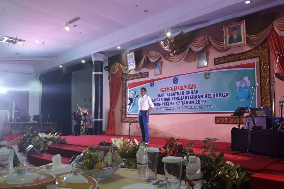 Gubernur Sumbar tulis pantun mungkin capai 43 ribu