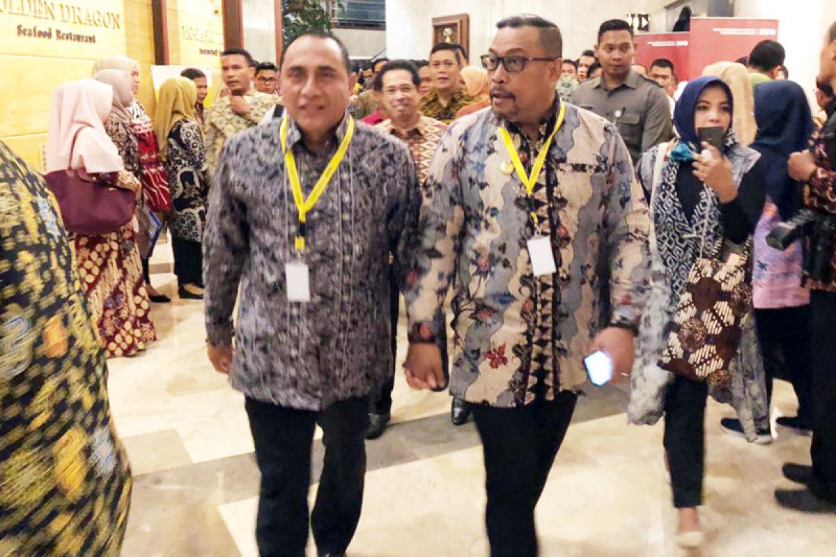 Gubernur : tiket pesawat mahal pengaruhi inflasi Maluku