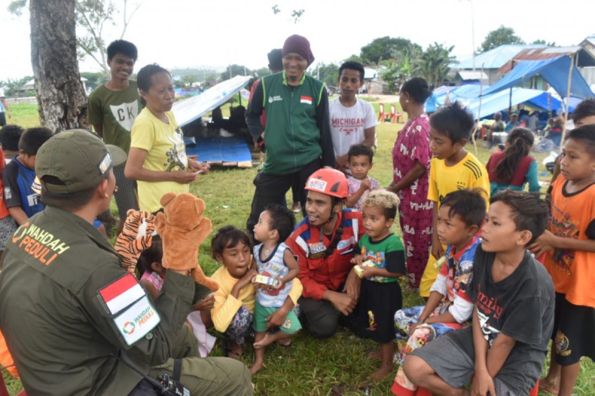 Satgas Gulbencal Halsel atasi trauma ketakutan anak di pengungsian