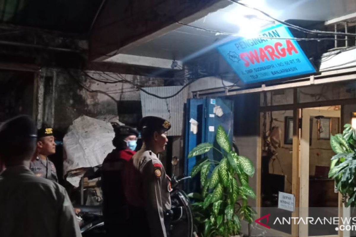 Polisi razia hotel, belasan pasangan di luar nikah diamankan