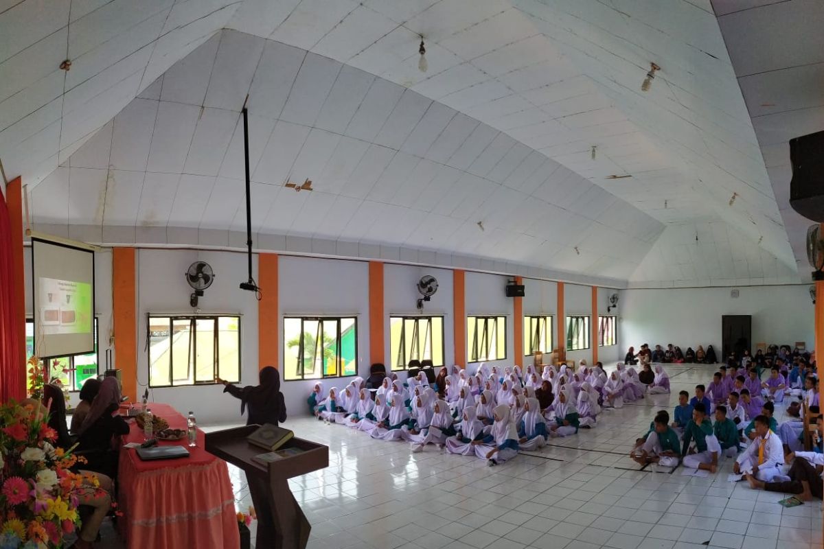 GenBI Gorontalo edukasi siswa tentang ciri uang rupiah