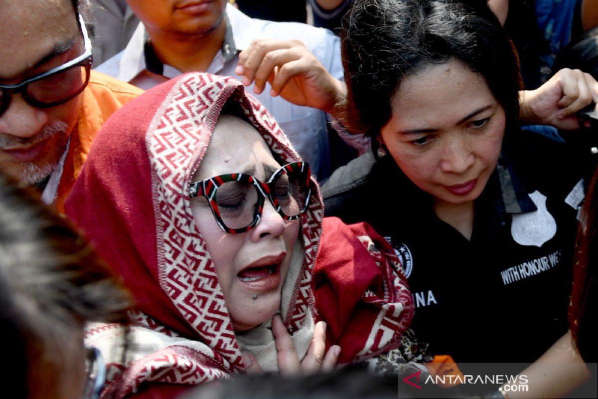 Ternyata Nunung ambil sabu di tiang listrik berlambang E