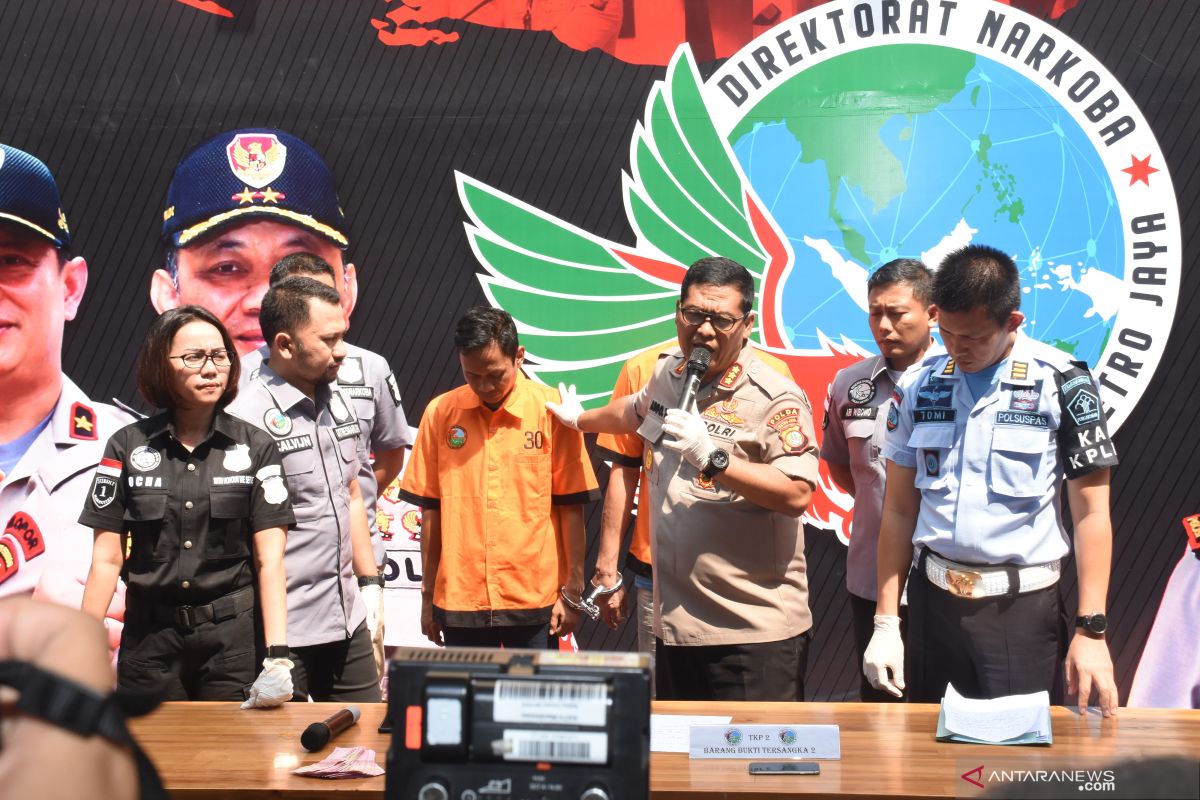 Berita metropolitan kemarin, pemasok narkoba hingga tarif parkir