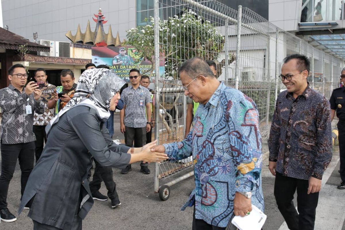 Menko Perekonomian kunjungi PT GGP Humas Jaya Lampung