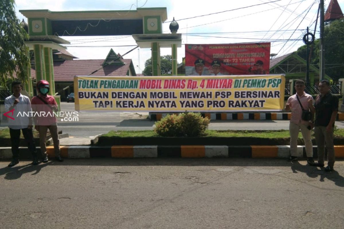 Mahasiswa Padangsidimpuan tolak pengadaan mobil dinas senilai Rp4 miliar