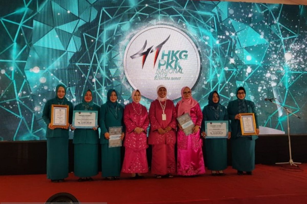 PKK Kota Tangerang meraih penghargaan tingkat nasional
