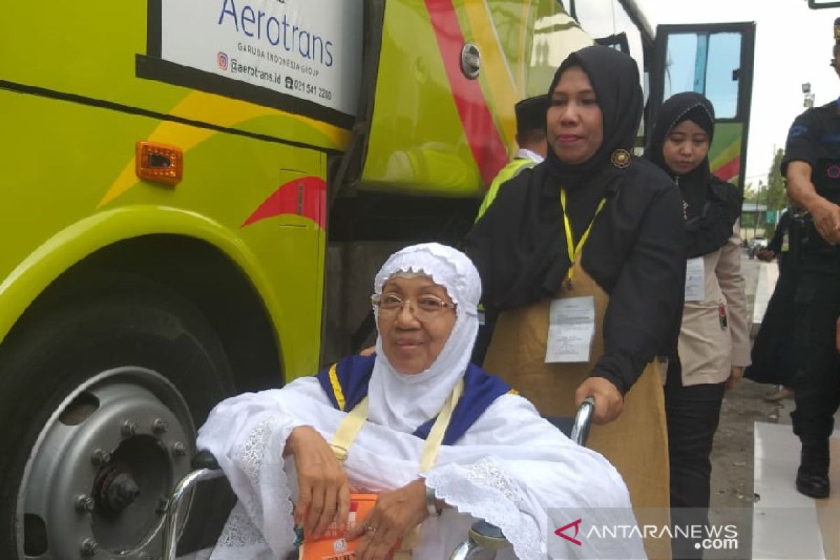 Dua jamaah calon haji Medan tertunda ke Mekkah karena sakit