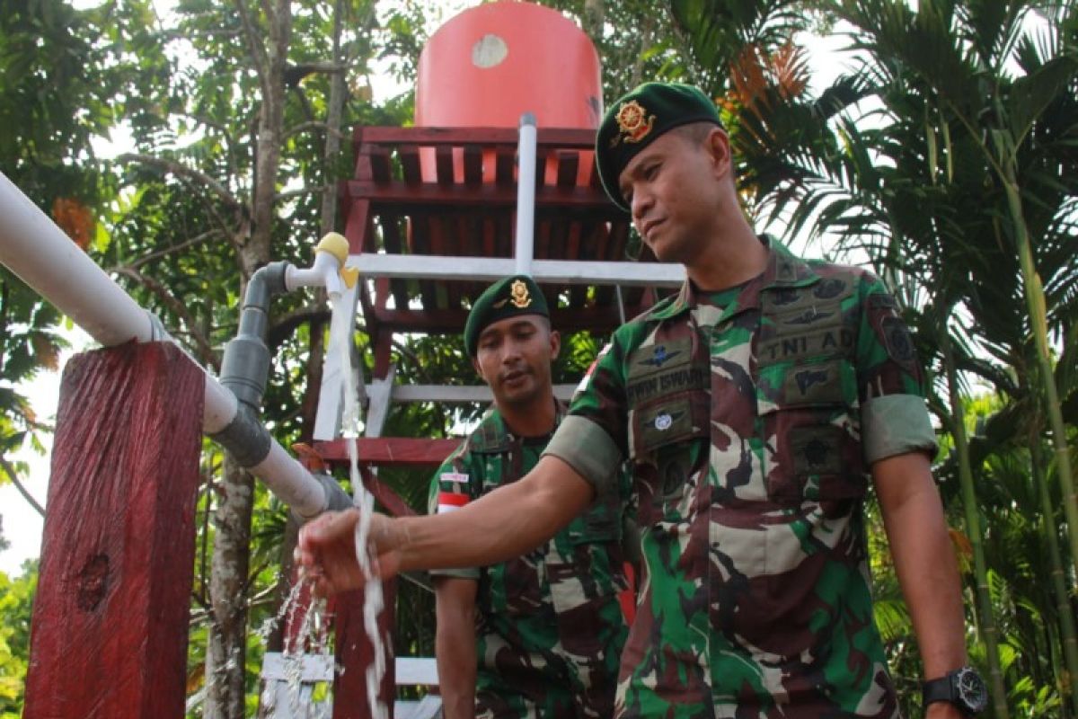 Yonif 328/DGH bantu atasi kesulitan air bersih di Yetti