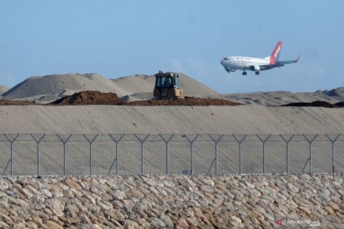 Menhub inginkan pergerakan pesawat di Bandara Ngurah Rai meningkat