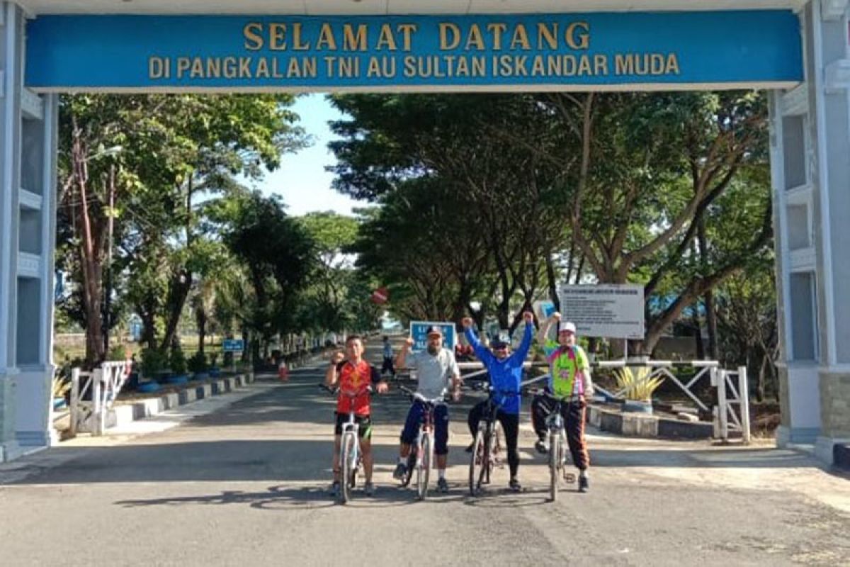 125 pesepeda gowes bersama Lanud SIM