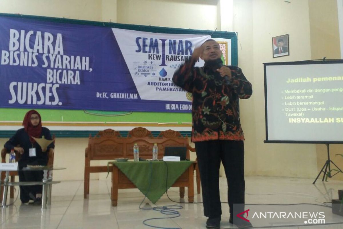 Diskop gandeng Unira bina SDM pengurus koperasi