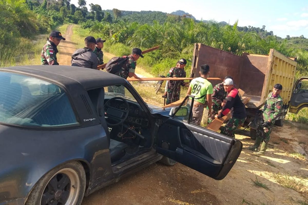 Mau Porsche, ikuti lelang mobil sitaan di Bea Cukai