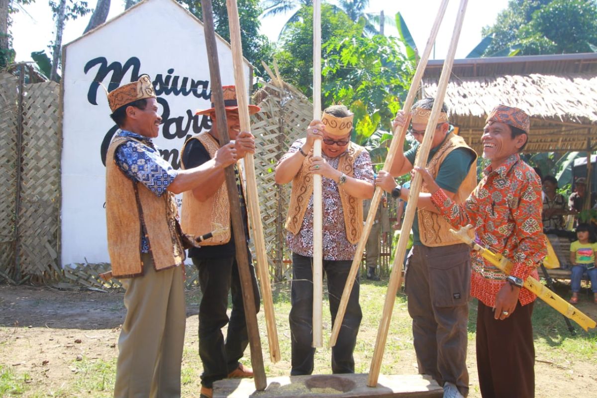 Masyarakat Dayak Deah gelar festival Mesiwah Pare Gumboh