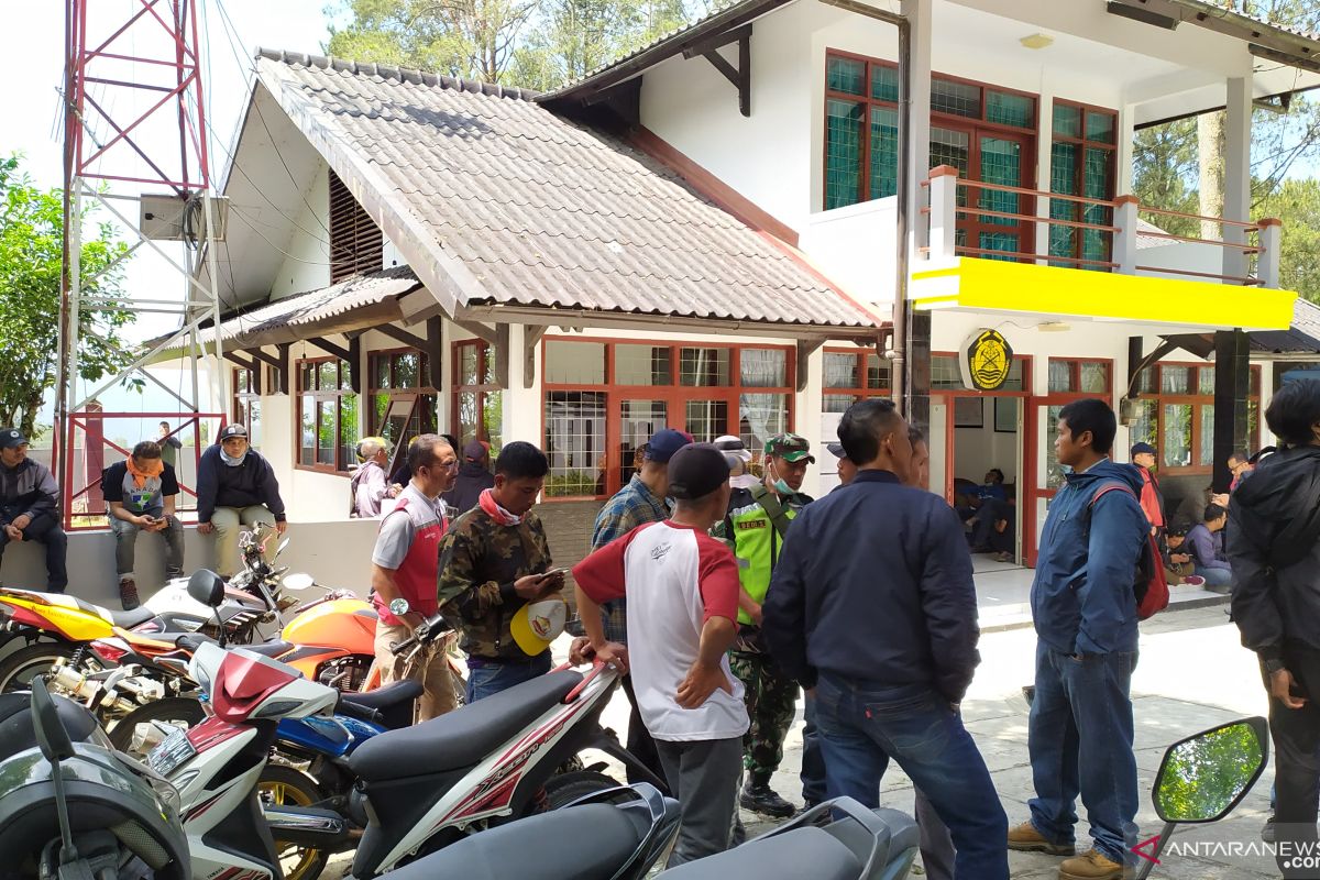 Pedagang di Tangkuban Parahu tak melihat tanda apapun sebelum erupsi