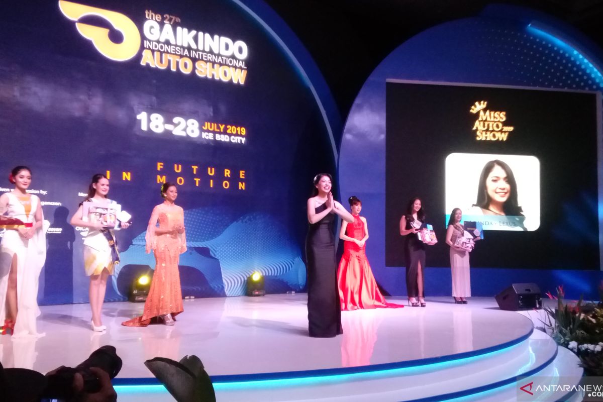 Adinda dari Lexus sabet gelar Miss Auto Show GIIAS 2019