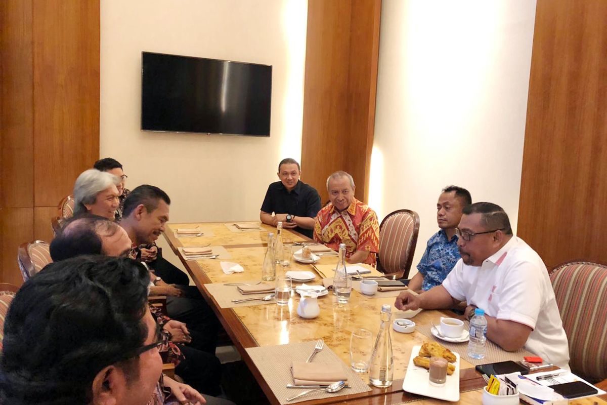 Gubernur Maluku  minta pengusaha HPH perhatikan kelestarian lingkungan