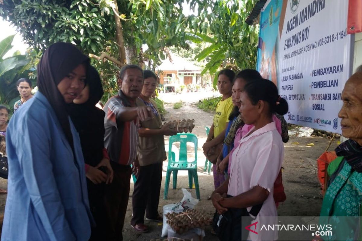 Mahasiswa Polbangtan bantu salurkan BPNT di Samosir