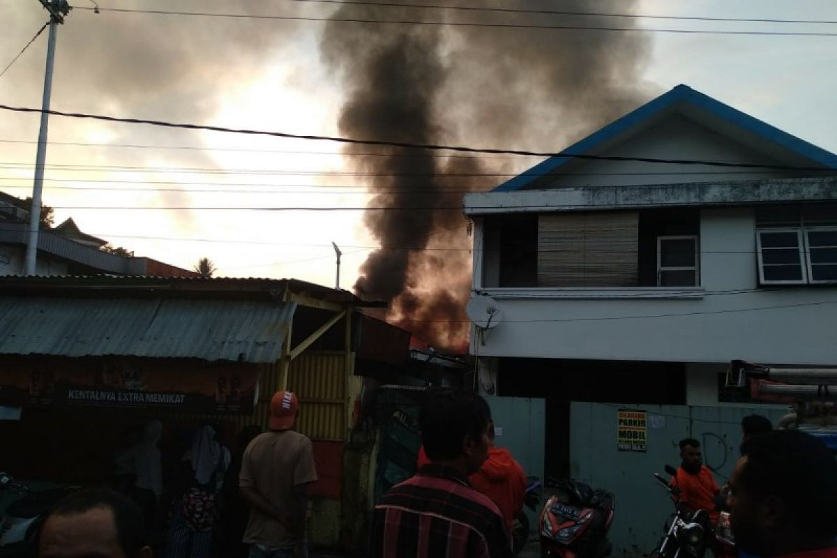 Polres Jayapura menyelidiki penyebab kebakaran di Hamadi Tanjung