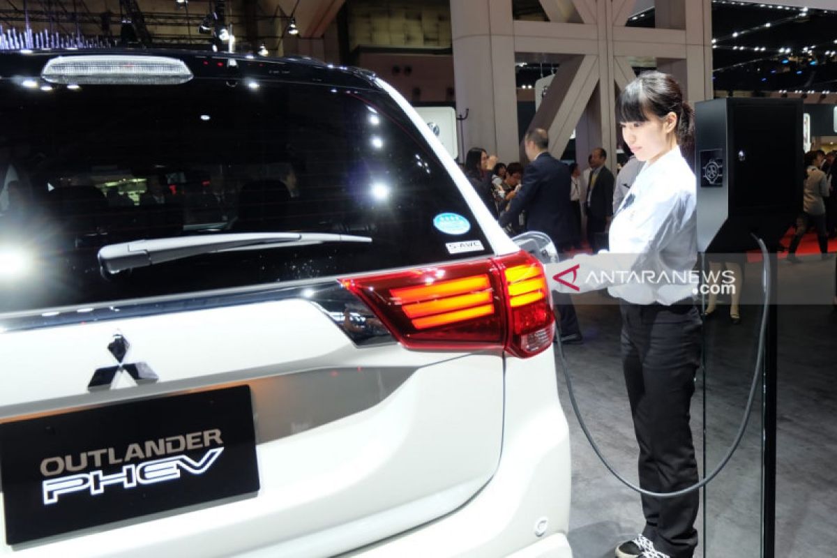 Berapa rupiah yang dibutuhkan sekali isi baterai Outlander PHEV?