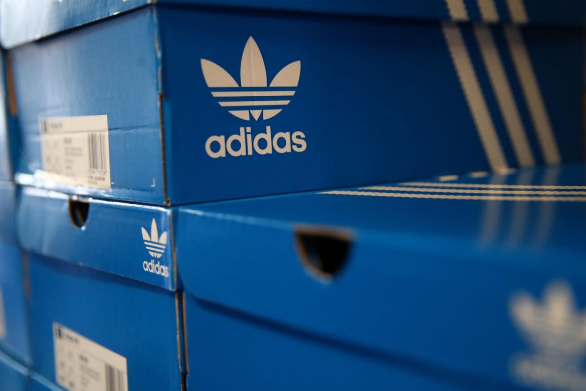 Saham Adidas melonjak 2,5 persen, saat bursa saham Jerman menguat