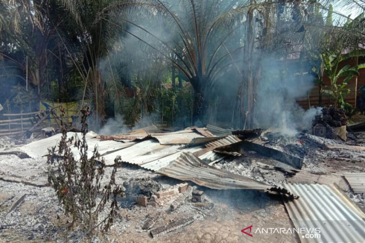 Rumah di Aceh Utara dan uang Rp10 juta ludes terbakar