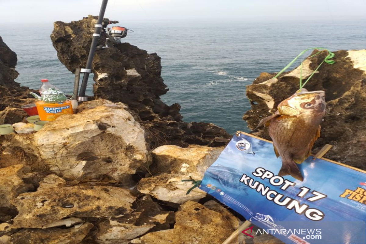 Handayani Rock Fishing ajak wisatawan ke Gunung Kidul