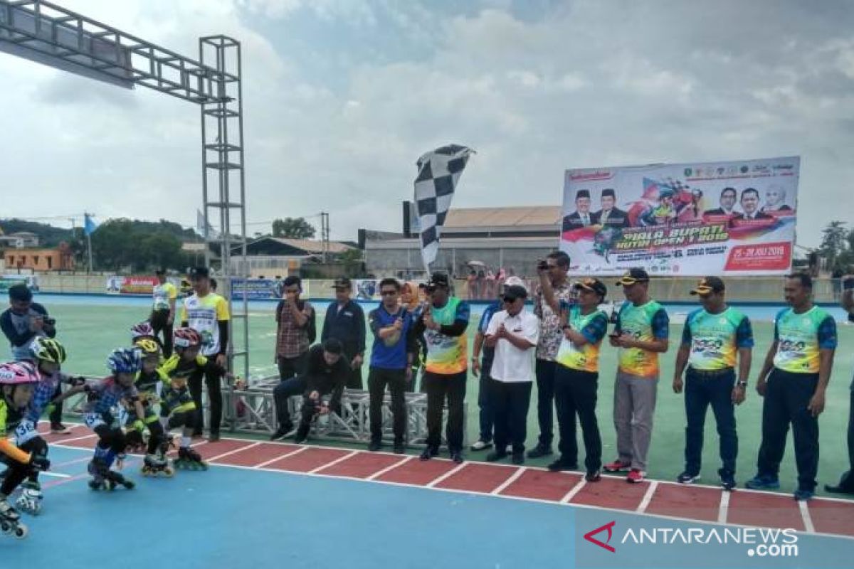 Kejuaraan Sepatu Roda Bupati Kutim Cup Bergulir