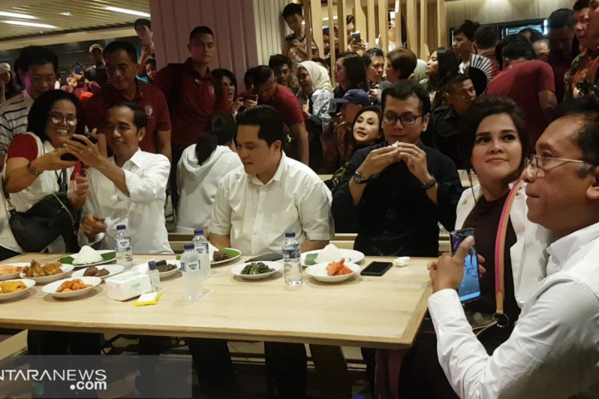 Jokowi believed to recruit young people in cabinet: political analyst