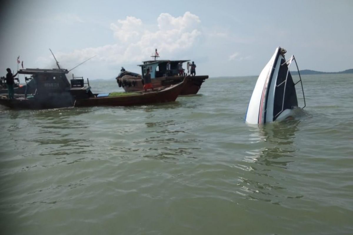 SB Tenggiri 4 tenggelam di perairan Kenipan Karimun